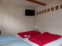 10-bungalow-rotfeder-schlafzimmer2